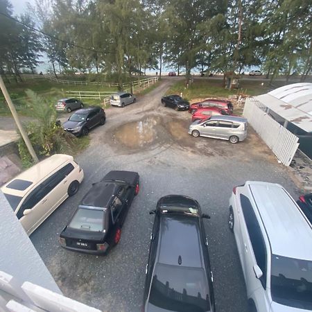 Paka Tamim Seaview Hotel Bagian luar foto