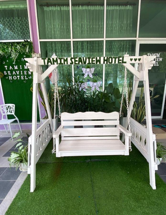 Paka Tamim Seaview Hotel Bagian luar foto