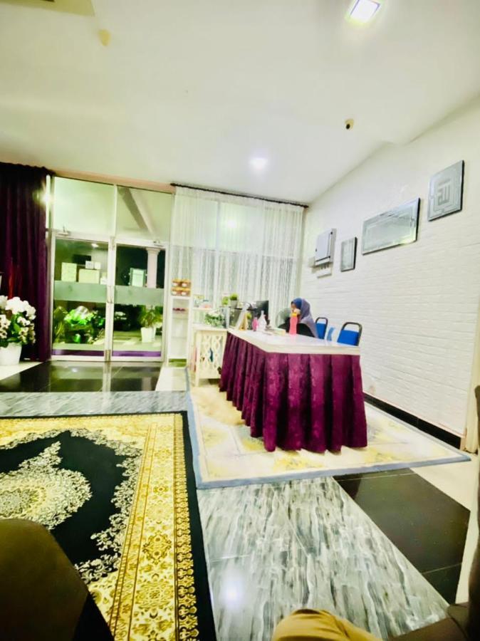 Paka Tamim Seaview Hotel Bagian luar foto