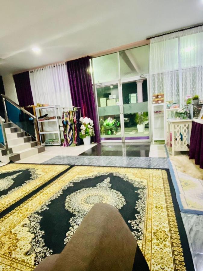 Paka Tamim Seaview Hotel Bagian luar foto
