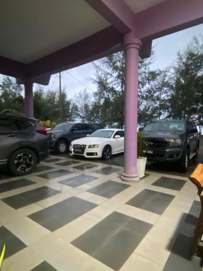 Paka Tamim Seaview Hotel Bagian luar foto