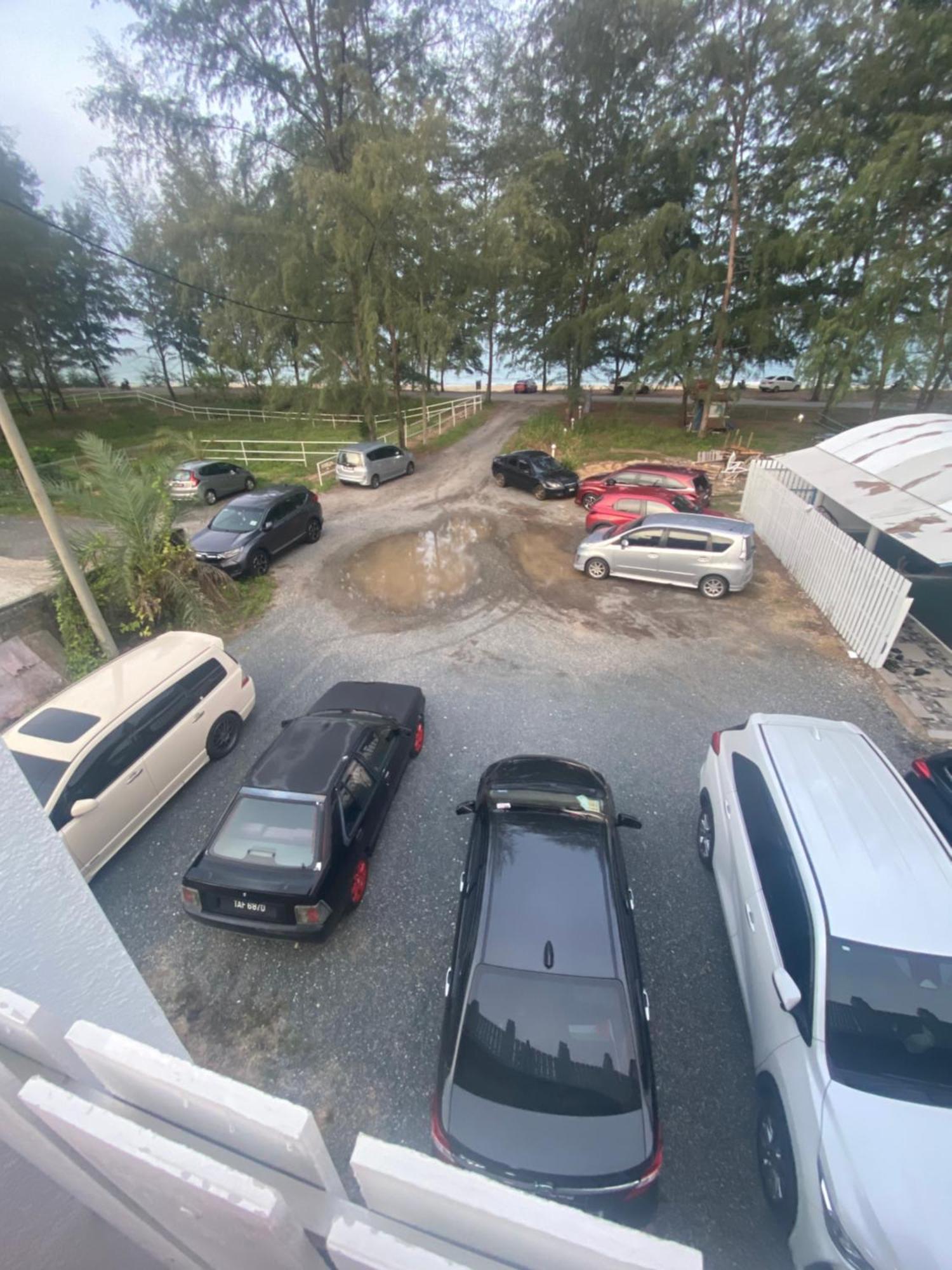 Paka Tamim Seaview Hotel Bagian luar foto