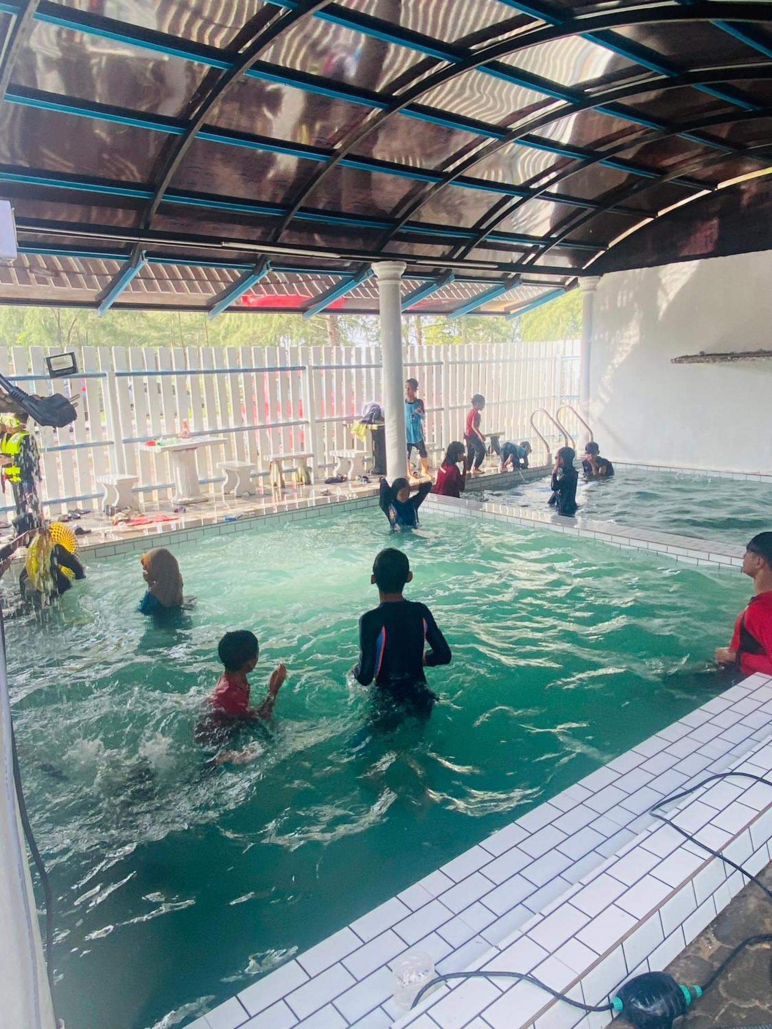 Paka Tamim Seaview Hotel Bagian luar foto