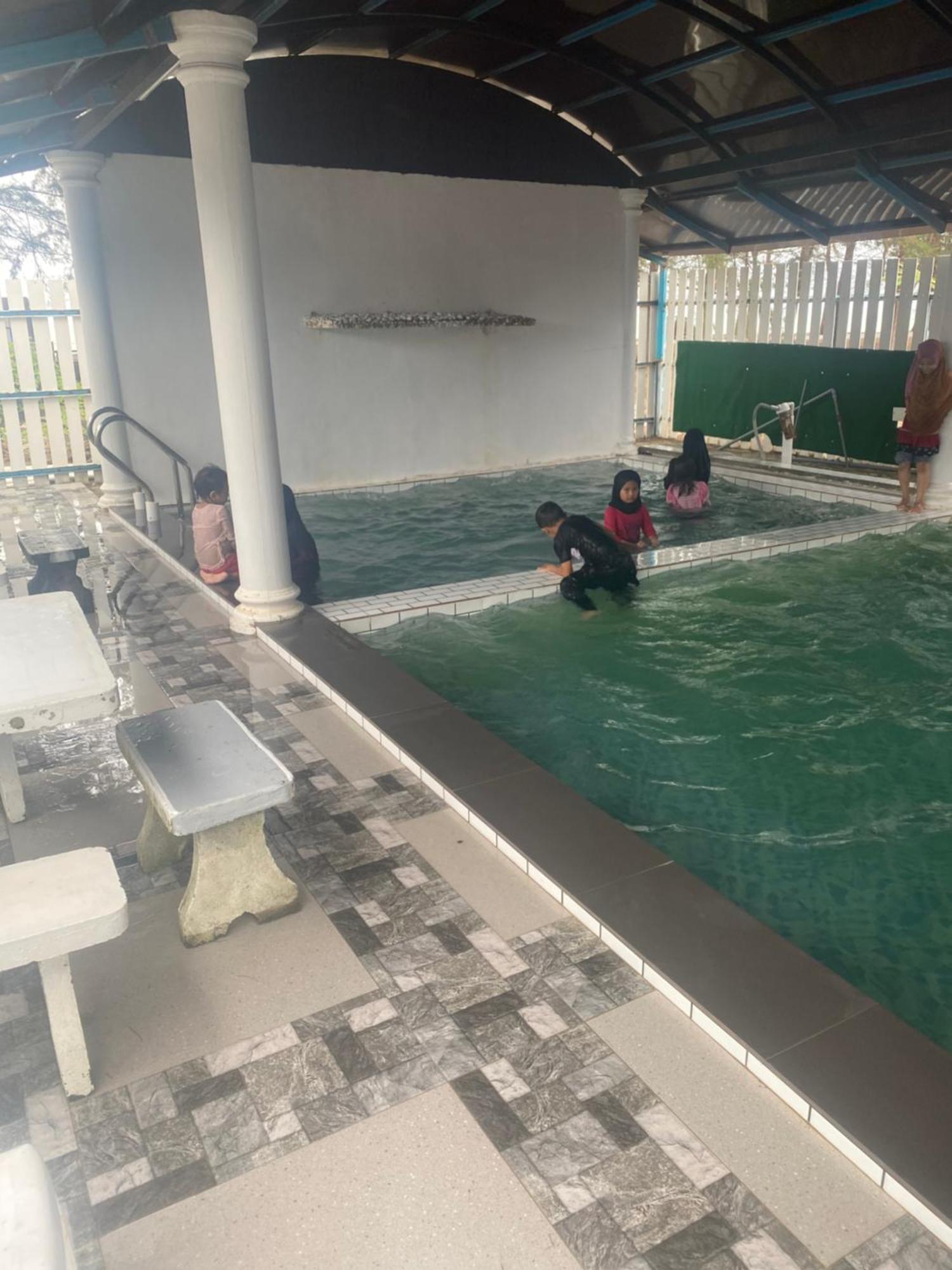 Paka Tamim Seaview Hotel Bagian luar foto