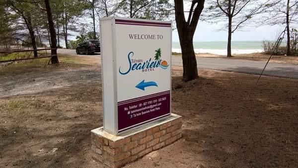 Paka Tamim Seaview Hotel Bagian luar foto